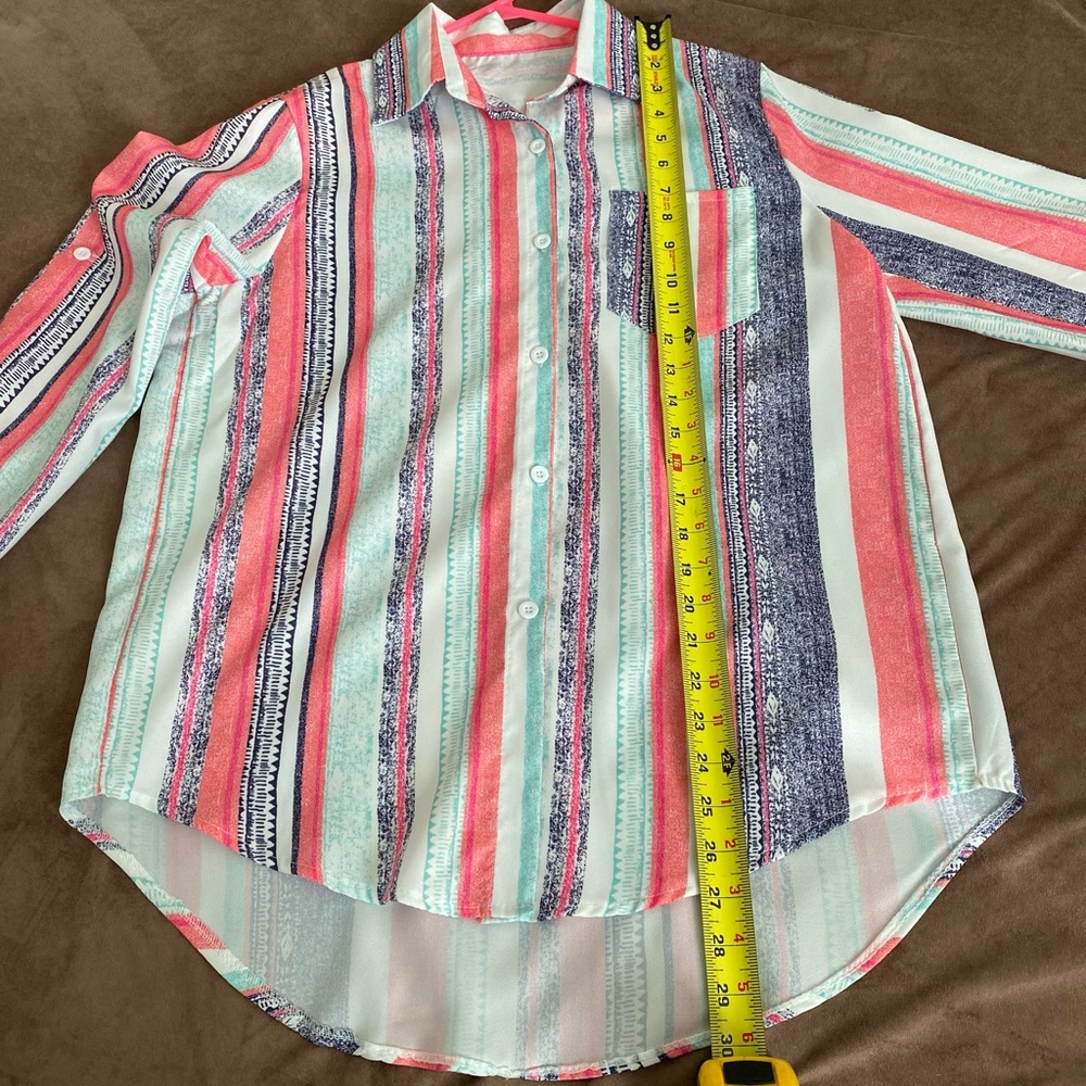 Women’s Boutique Oversized Shirt with Button Lapels on Sleeves. Size Small NWOT - Picture 11 of 14